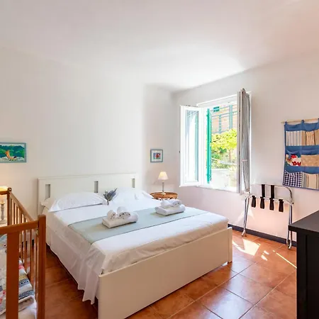 Vernazza Apartments