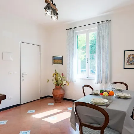 Vernazza Apartments 아파트 *