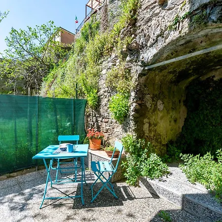 Vernazza Apartments