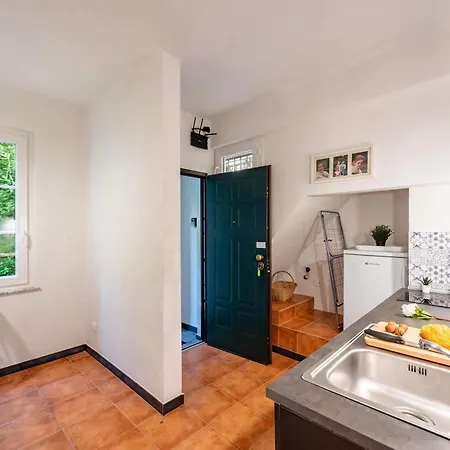 Vernazza Apartments