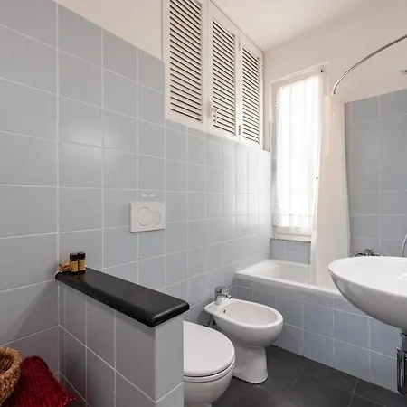 Vernazza Apartments *