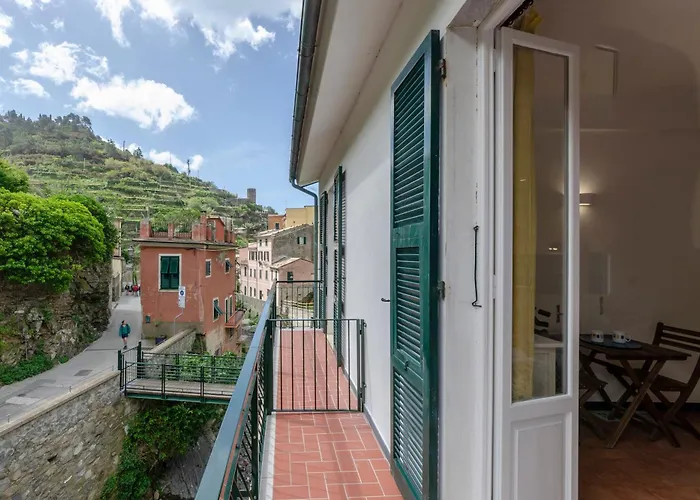 Vernazza Apartments *