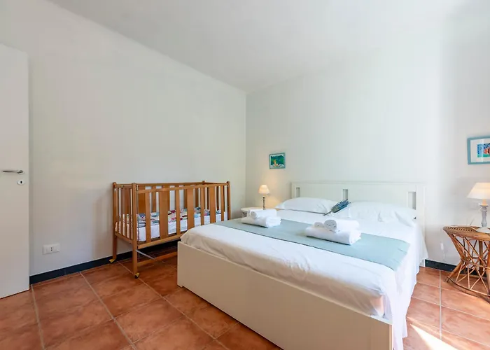 Vernazza Apartments *