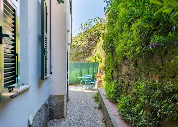 Vernazza Apartments Apartman *